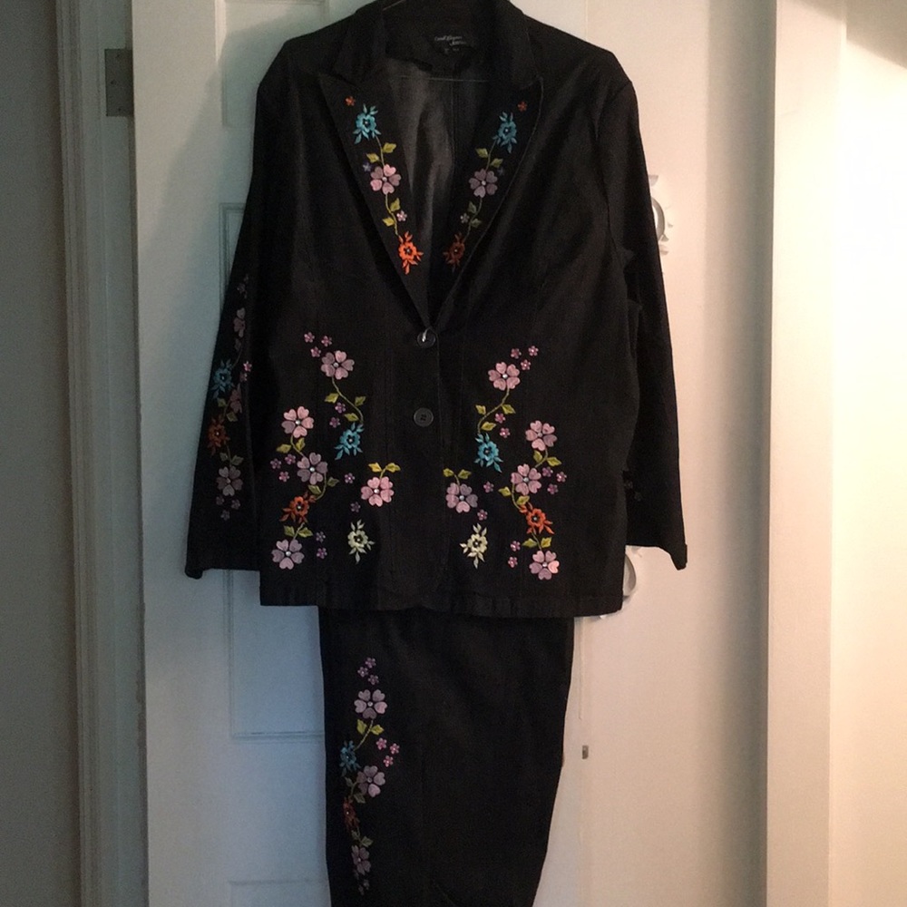 Women's denim suit new never worn